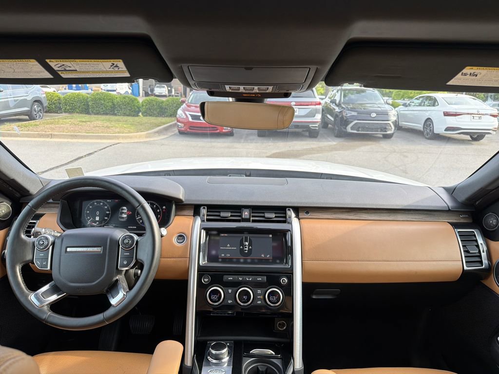 Used 2018 Land Rover Discovery HSE Luxury AWD/4WD image 16