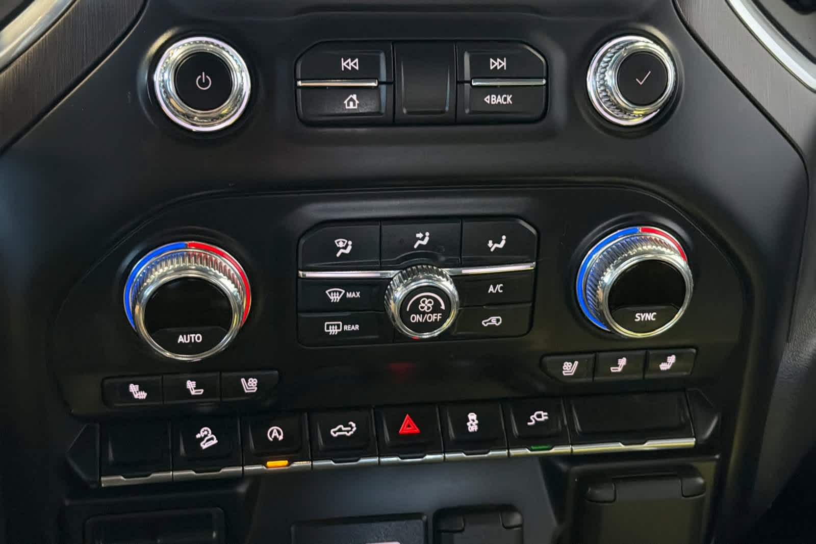 Used 2021 GMC Sierra 1500 AT4 w/ AT4 Preferred Package AWD/4WD image 22