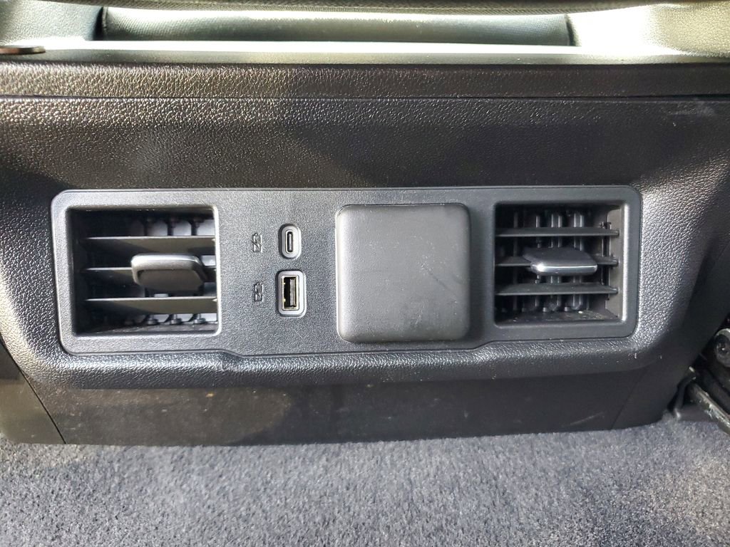 Used 2025 Chevrolet Silverado 1500 LT image 12