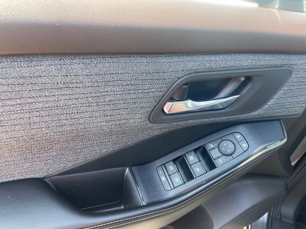 Used 2023 Nissan Rogue SV AWD/4WD image 11