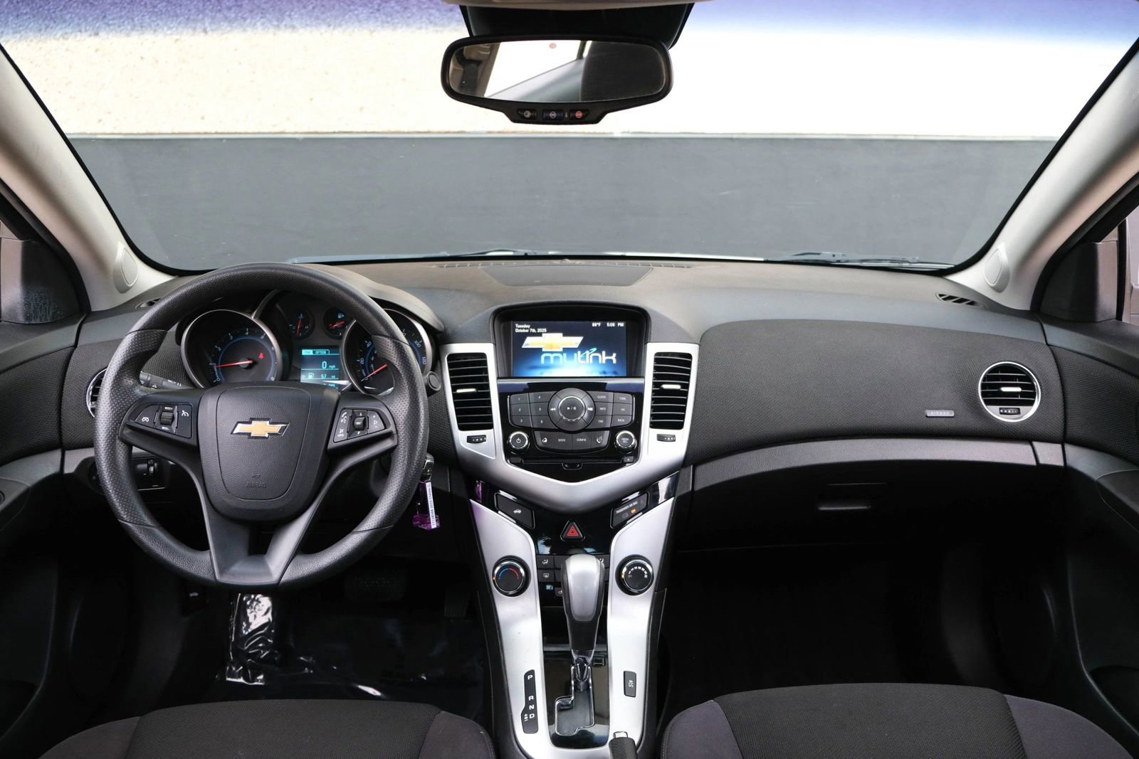 Used 2015 Chevrolet Cruze LT w/ Enhanced Safety Package FWD image 34