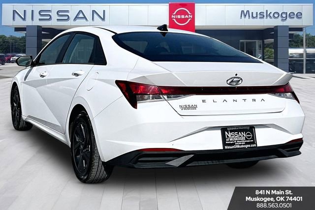 Used 2023 Hyundai Elantra SEL image 4