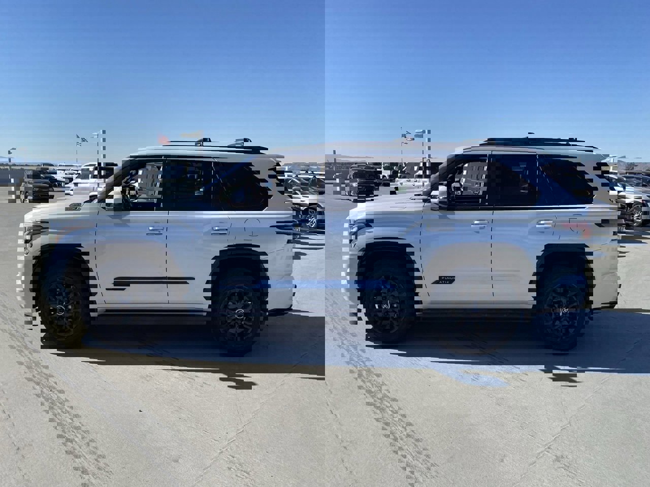 Used 2024 Toyota Sequoia Platinum image 5