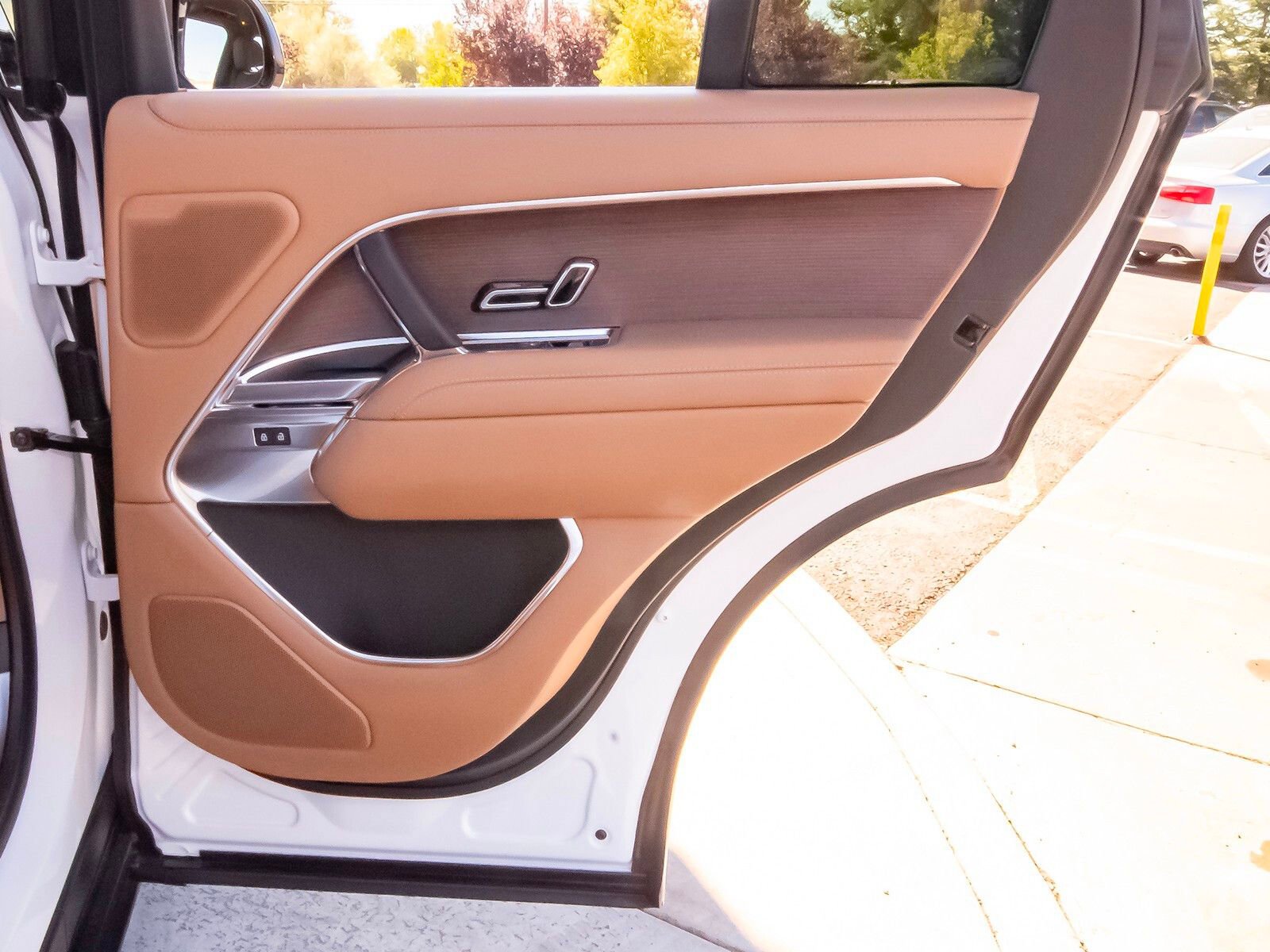 New 2025 Land Rover Range Rover SE image 46