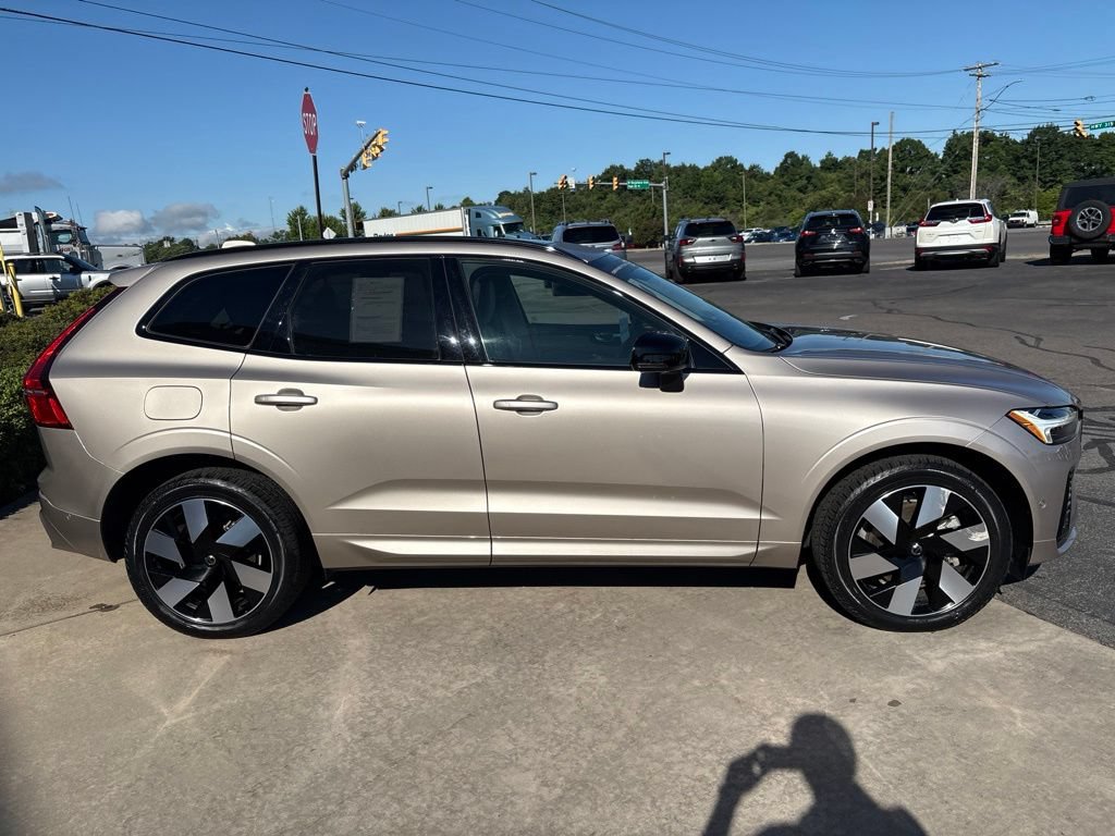 Certified 2025 Volvo XC60 T8 Ultra AWD/4WD image 5