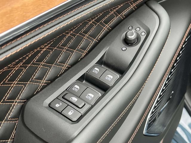 New 2026 Jeep Grand Cherokee Summit AWD/4WD image 22