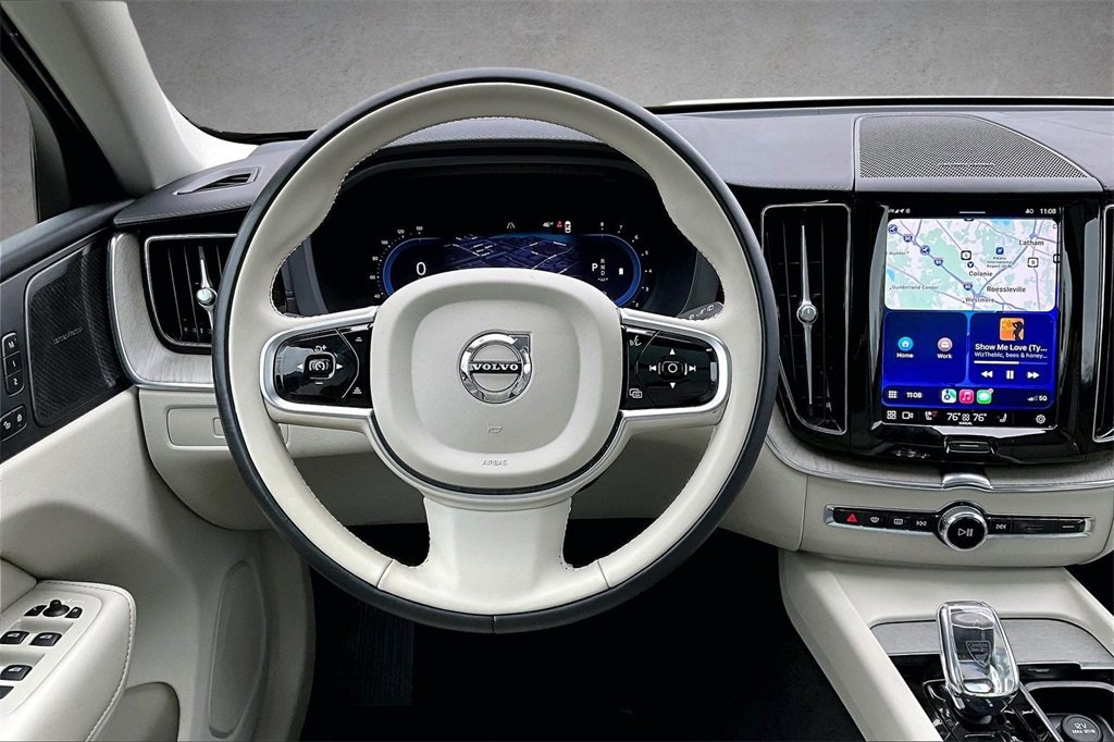 Used 2023 Volvo XC60 B5 Ultimate image 8