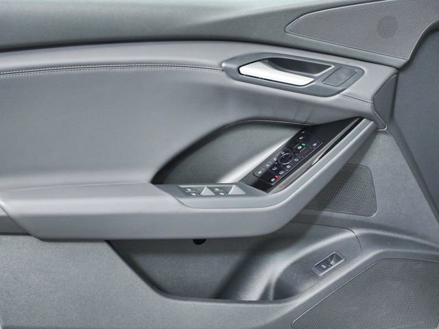 Used 2025 Audi Q6 e-tron Premium w/ Convenience Package RWD image 10