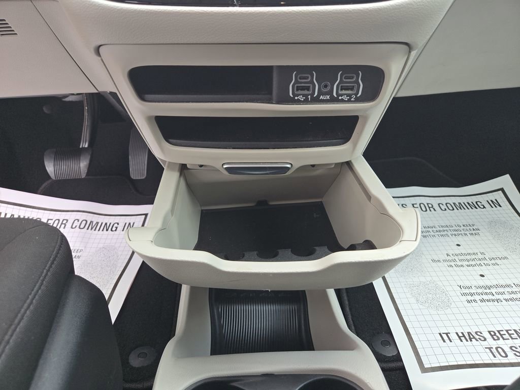 Used 2023 Chrysler Voyager LX FWD image 34