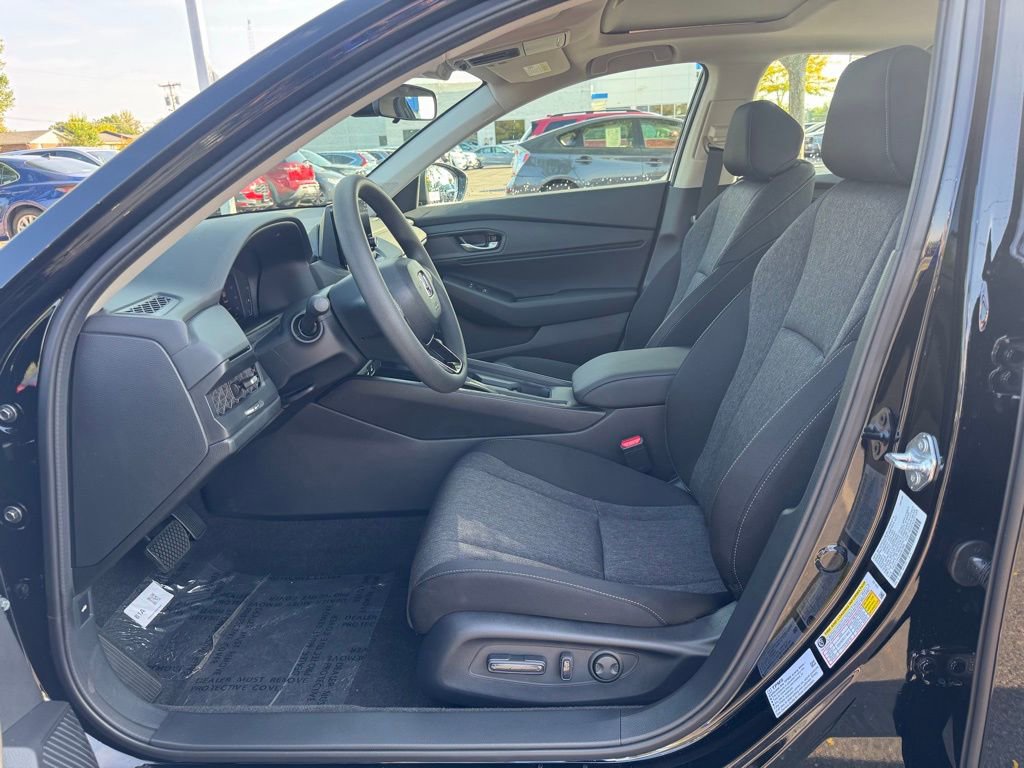 New 2025 Honda Accord SE image 11