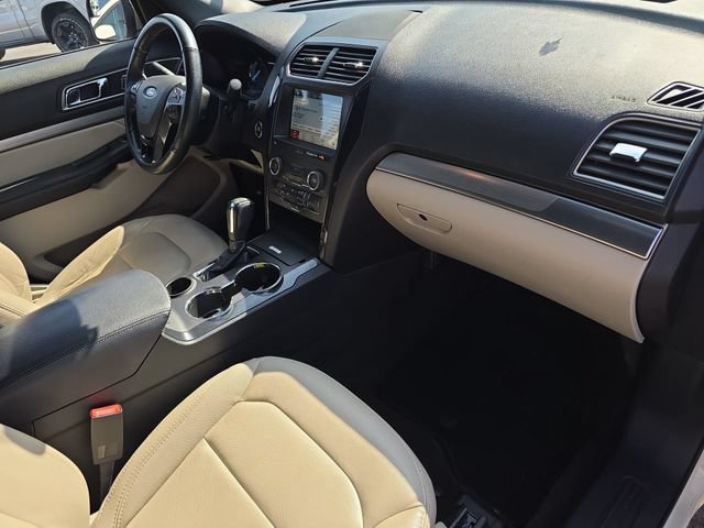 Used 2018 Ford Explorer XLT w/ Equipment Group 202A FWD image 33