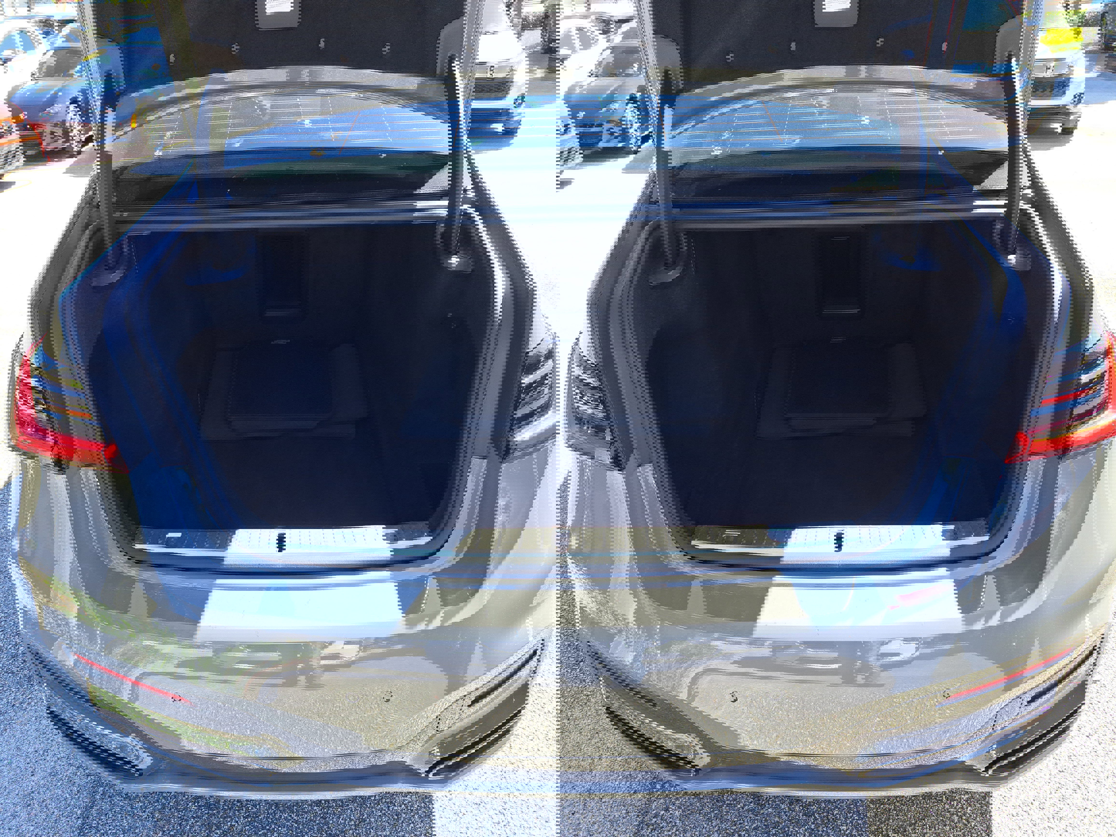 Used 2022 BMW 750i xDrive w/ Executive Package image 5