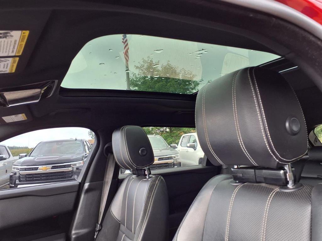 Used 2019 Land Rover Range Rover Velar R-Dynamic SE AWD/4WD image 16