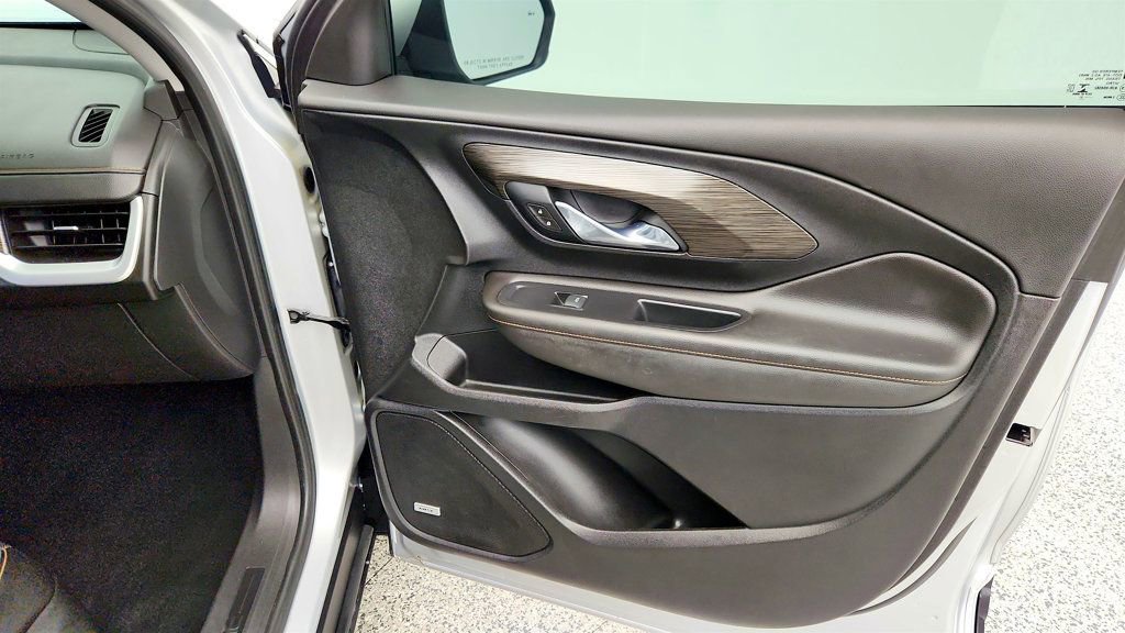 Used 2021 GMC Terrain SLT w/ Infotainment Package II image 26