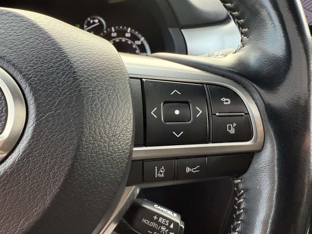 Used 2023 Lexus GX 460 Premium w/ Accessory Package AWD/4WD image 21