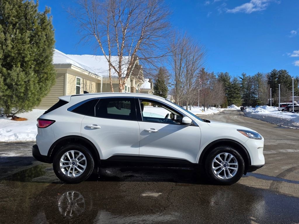 Used 2020 Ford Escape SE image 11