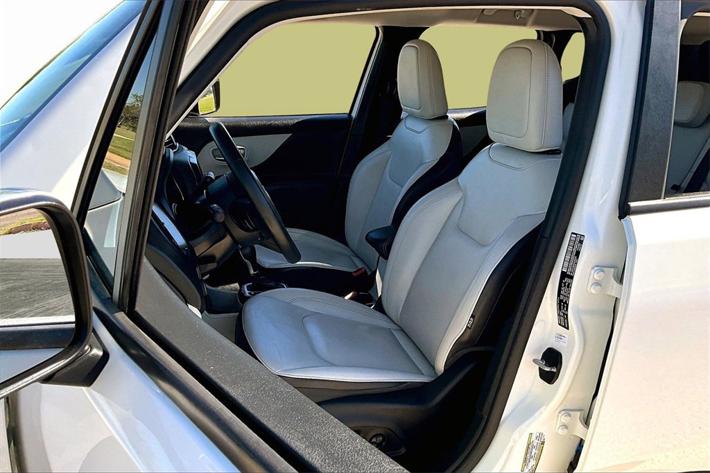 Used 2018 Jeep Renegade Limited w/ Safety & Security Group image 25