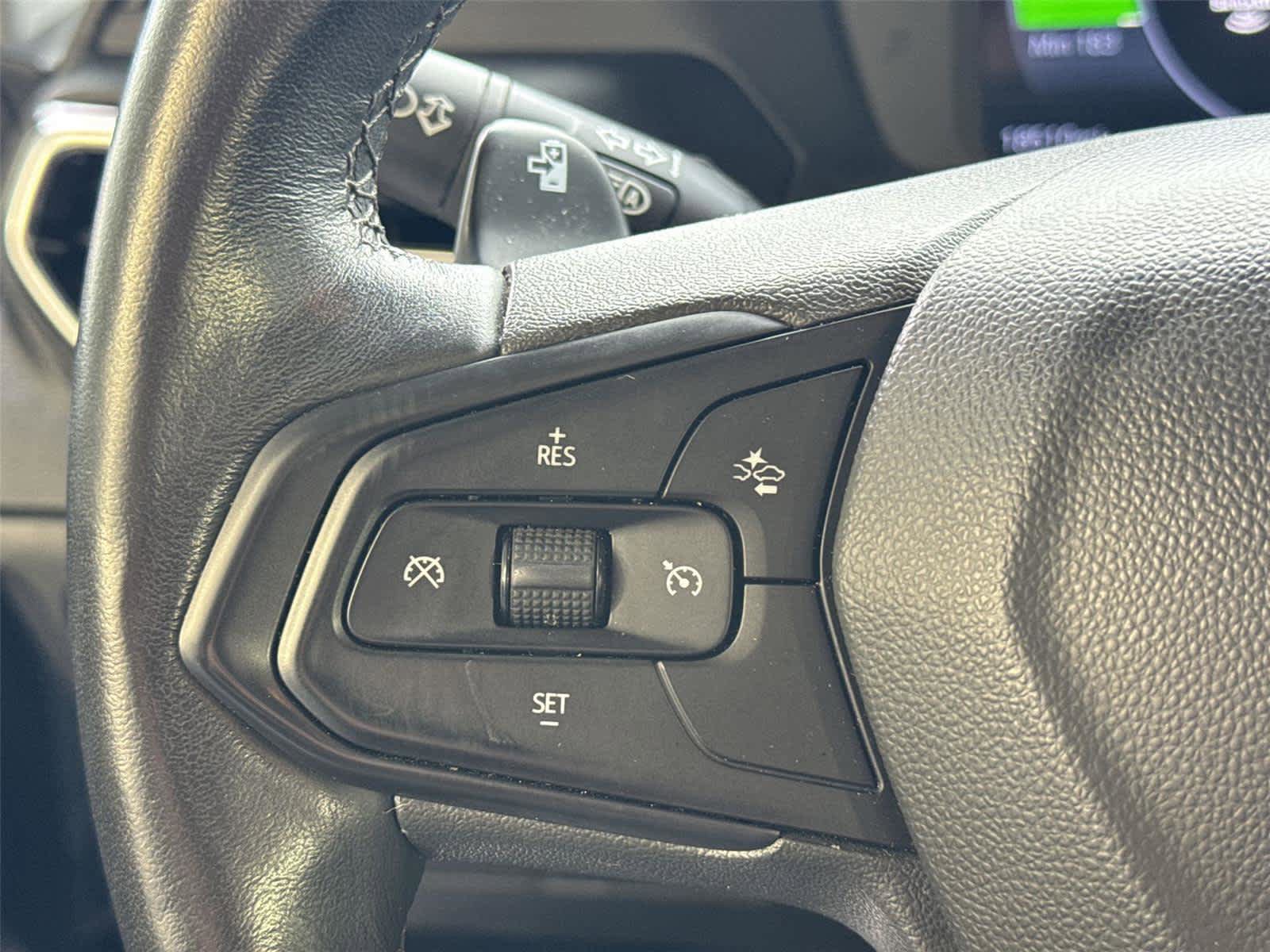 Used 2023 Chevrolet Bolt LT w/ Infotainment Package FWD image 23