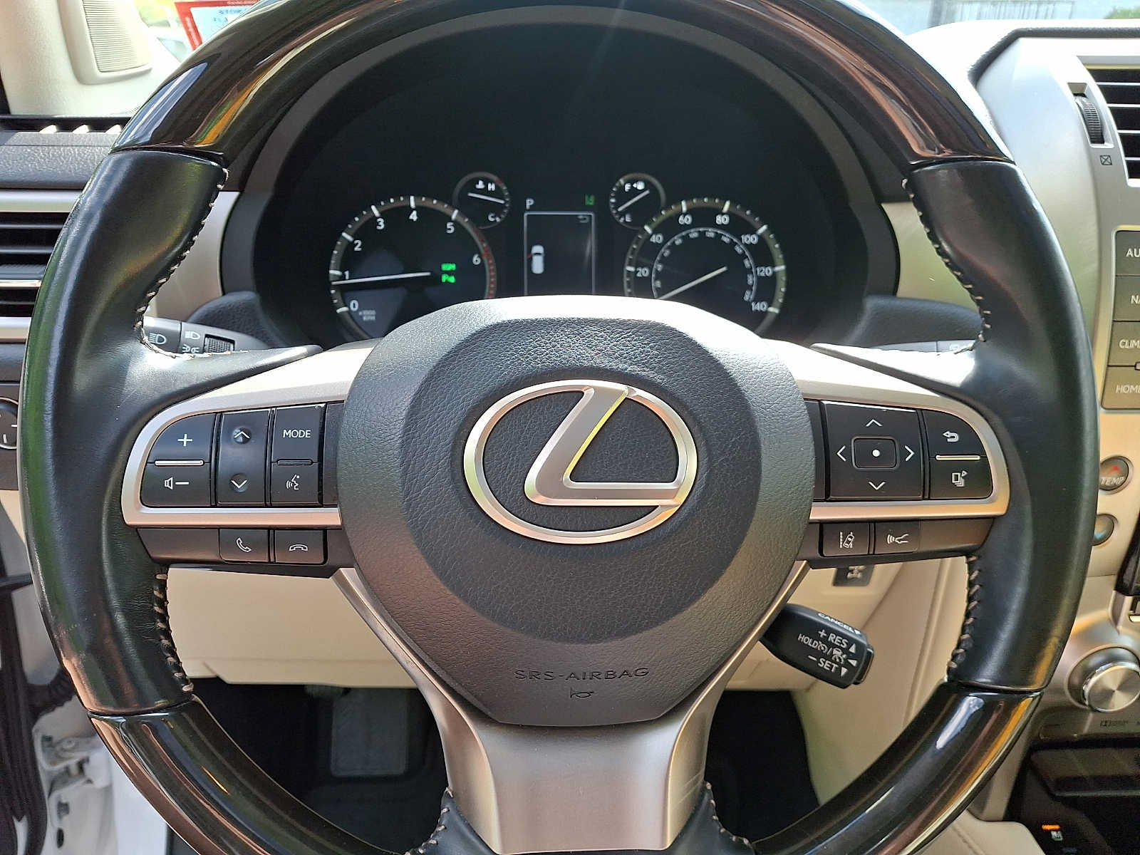 Used 2020 Lexus GX 460 Premium w/ Premium Package AWD/4WD image 21