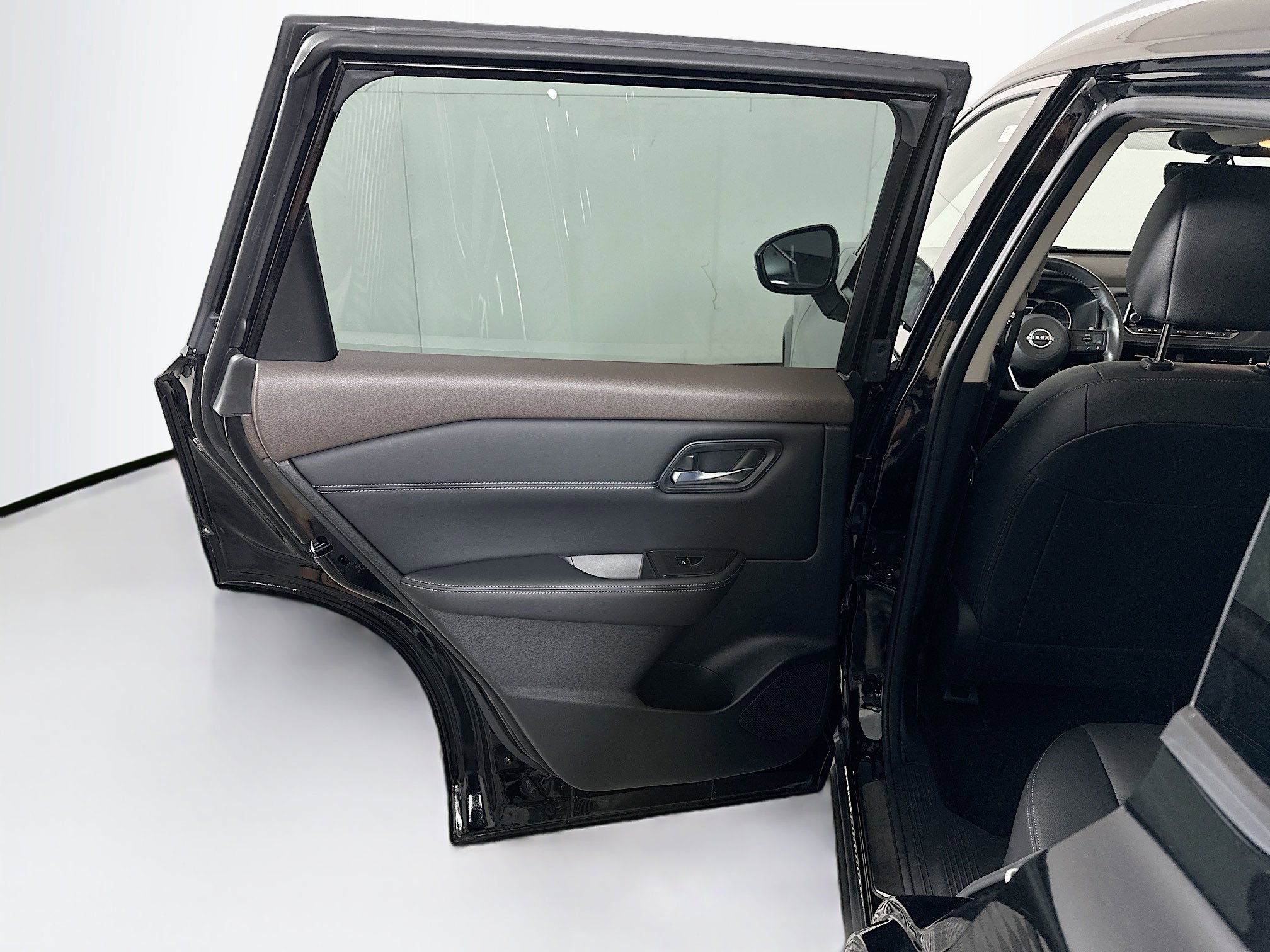 Used 2023 Nissan Rogue SL image 27