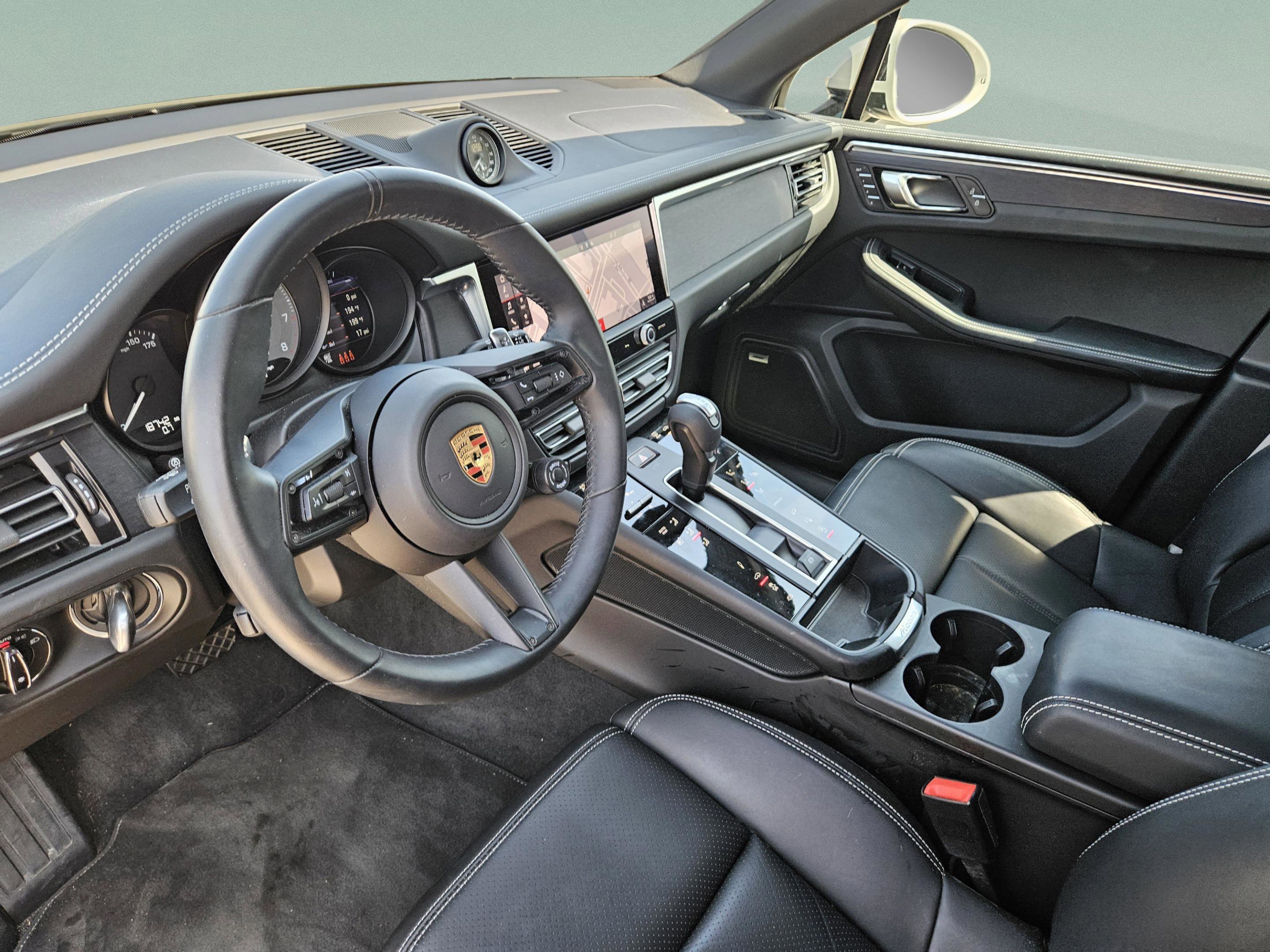 Certified 2024 Porsche Macan GTS image 10