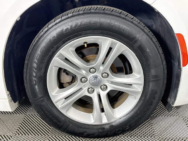 Used 2020 Dodge Charger SXT RWD image 29