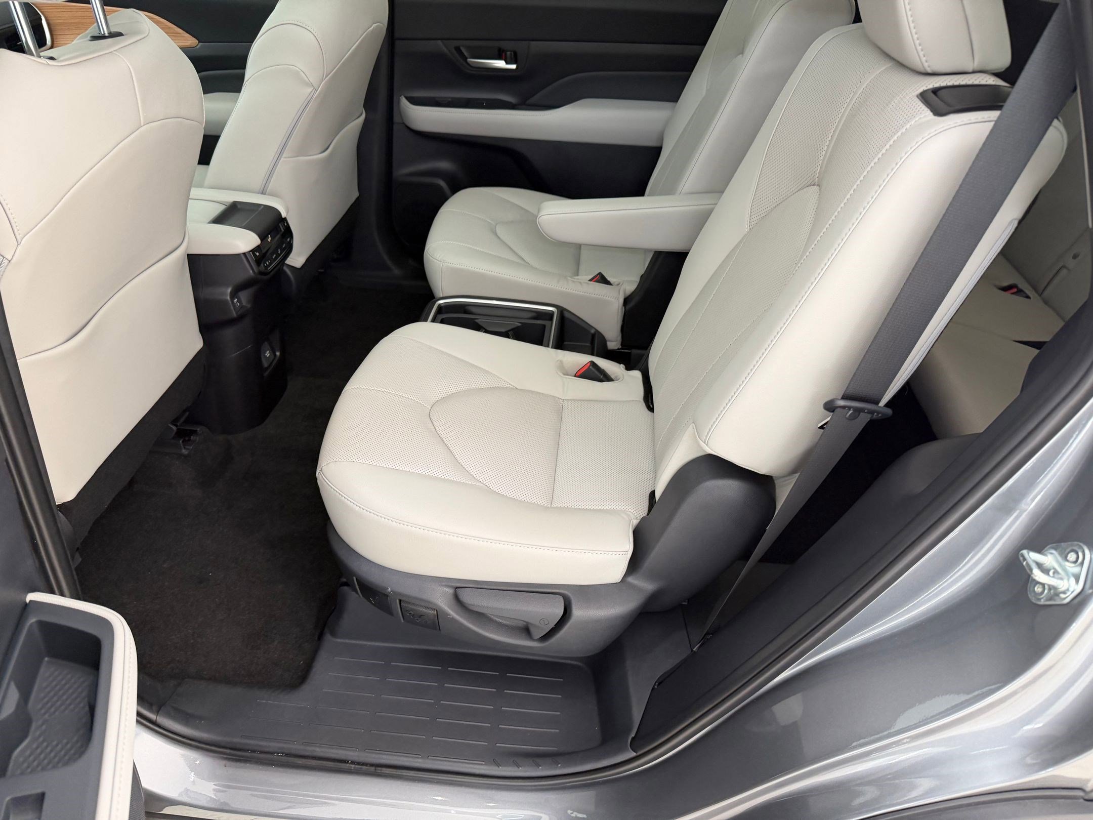 Used 2026 Toyota Grand Highlander Limited image 13