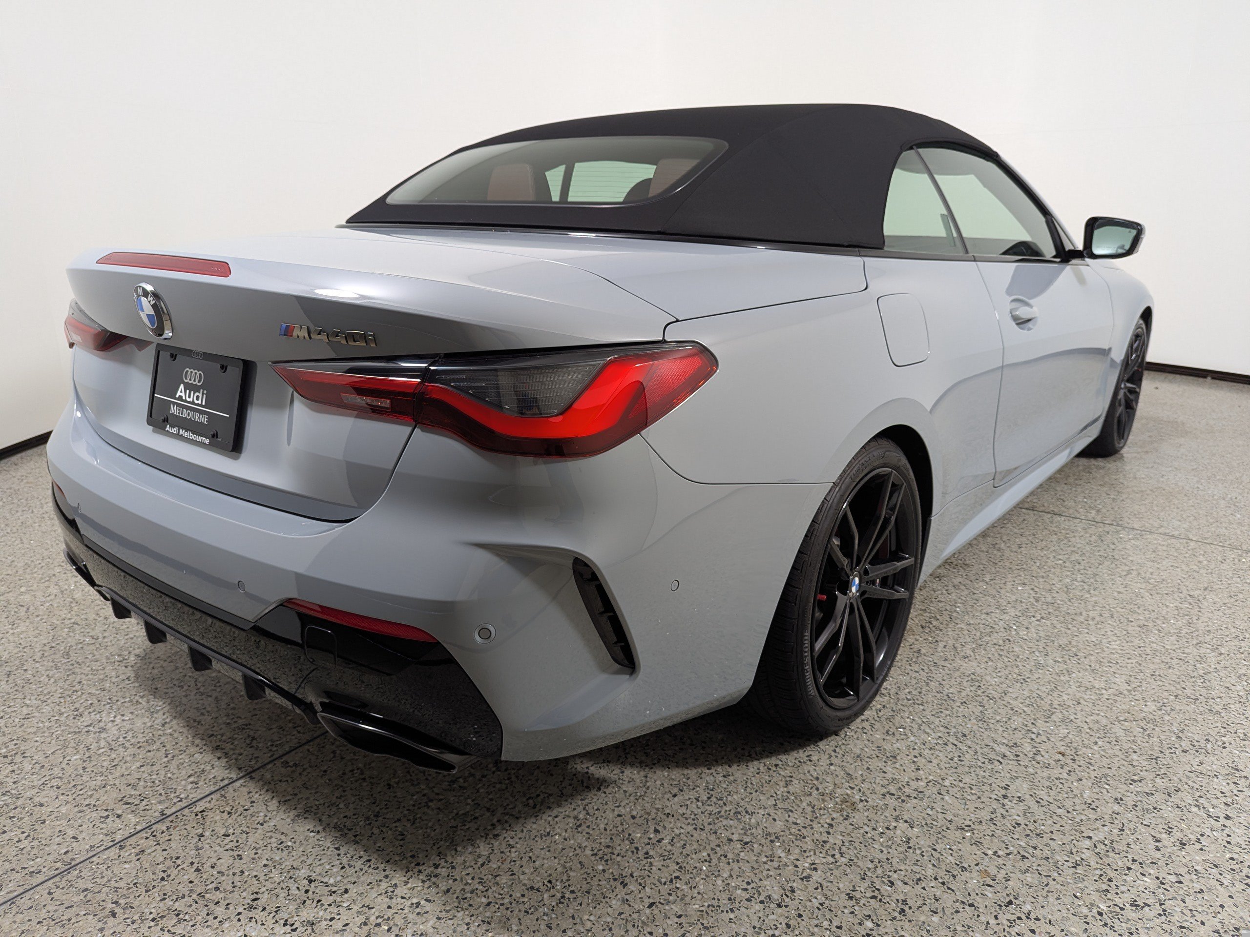 Used 2022 BMW M440i Convertible RWD image 6