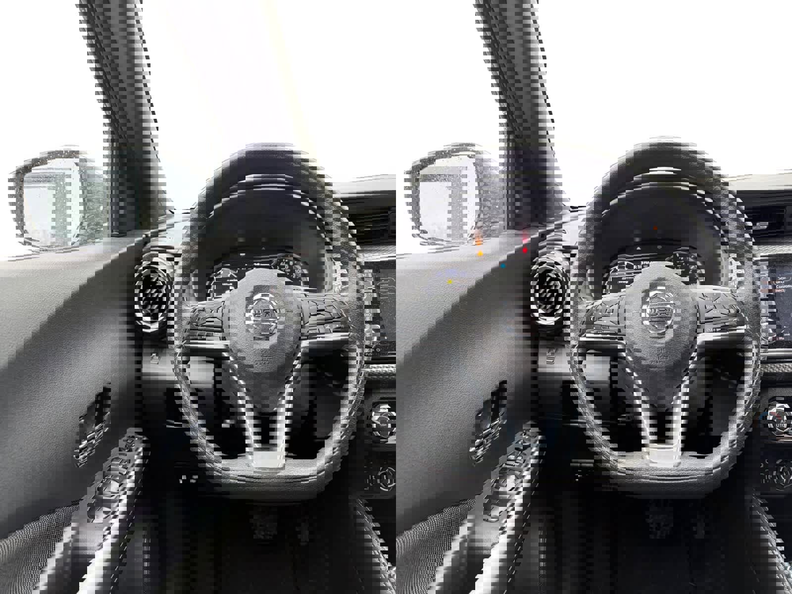 Used 2019 Nissan Kicks SV image 10