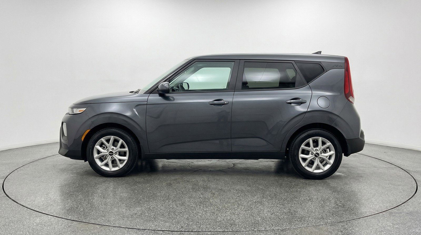 Used 2025 Kia Soul LX w/ LX Technology Package image 5