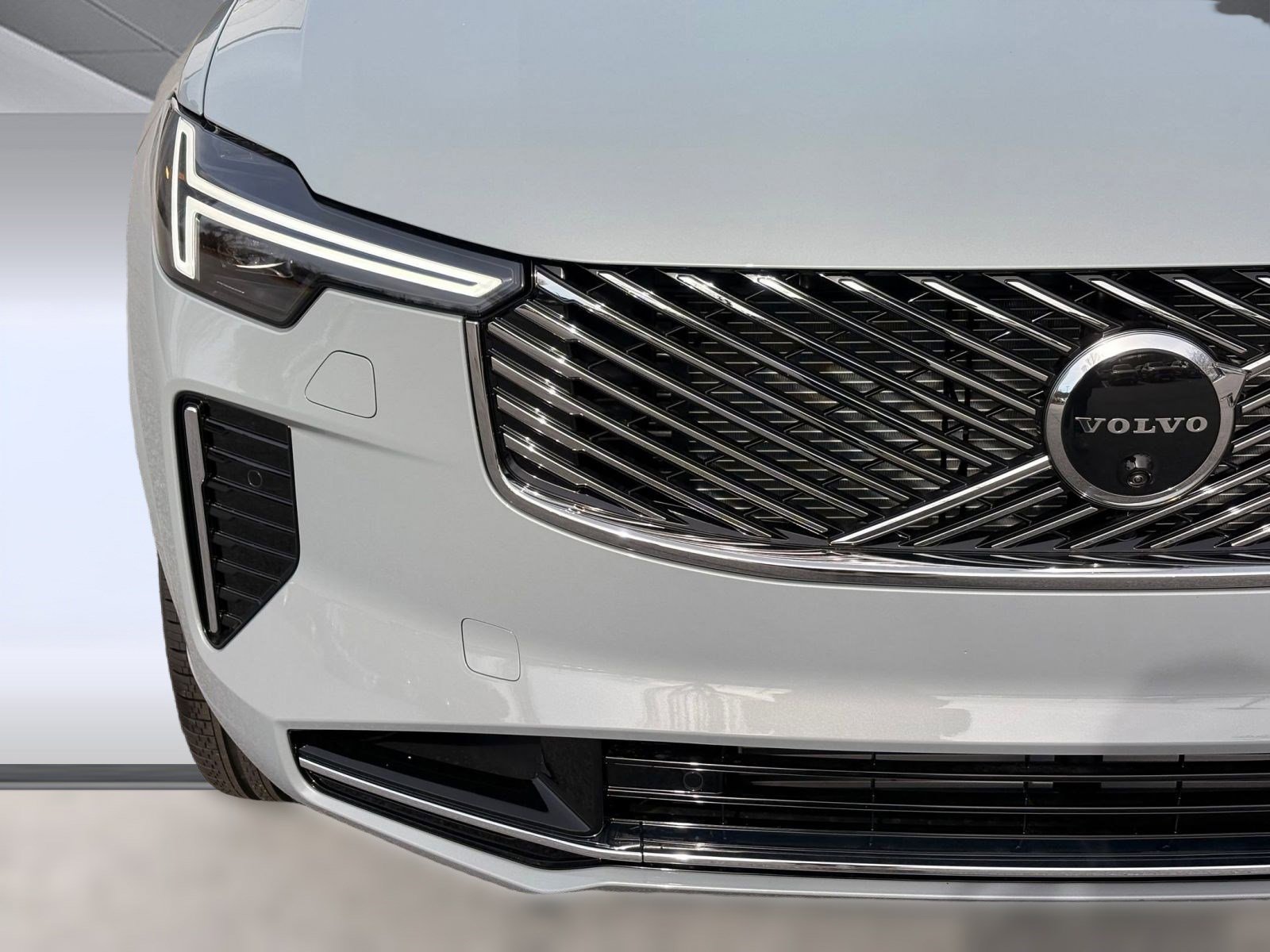 New 2026 Volvo XC90 T8 Plus image 21