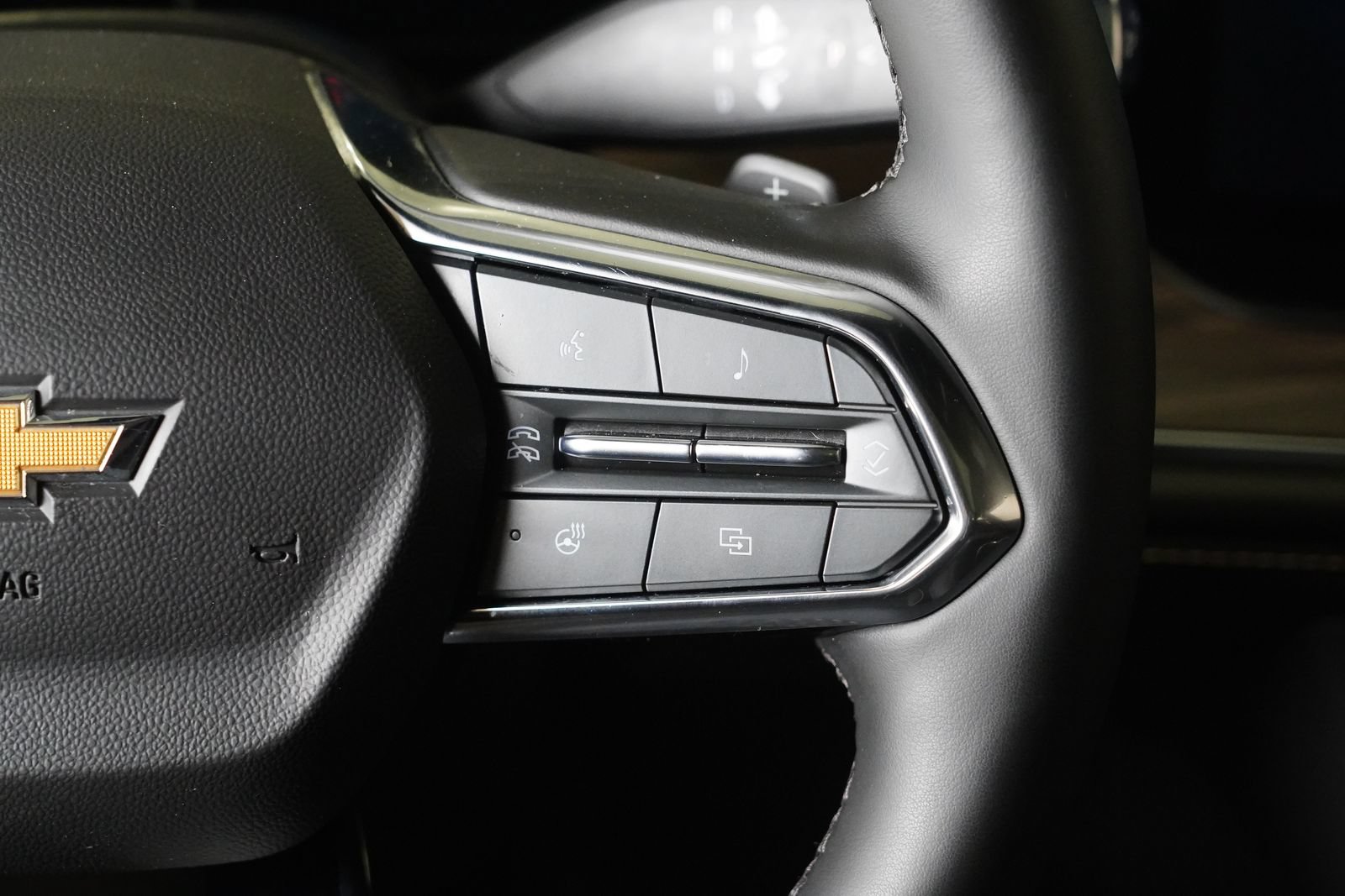 Used 2025 Chevrolet Suburban Premier AWD/4WD image 19