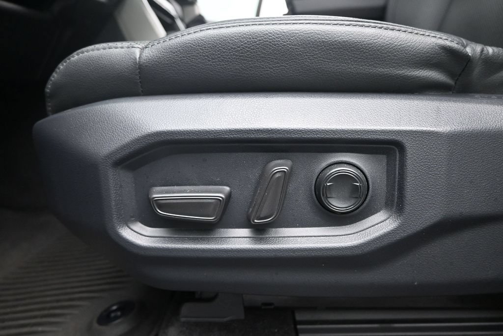 Used 2024 Toyota Tundra Limited AWD/4WD image 10