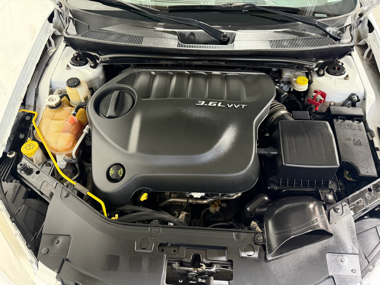 Used 2013 Chrysler 200 LX image 28