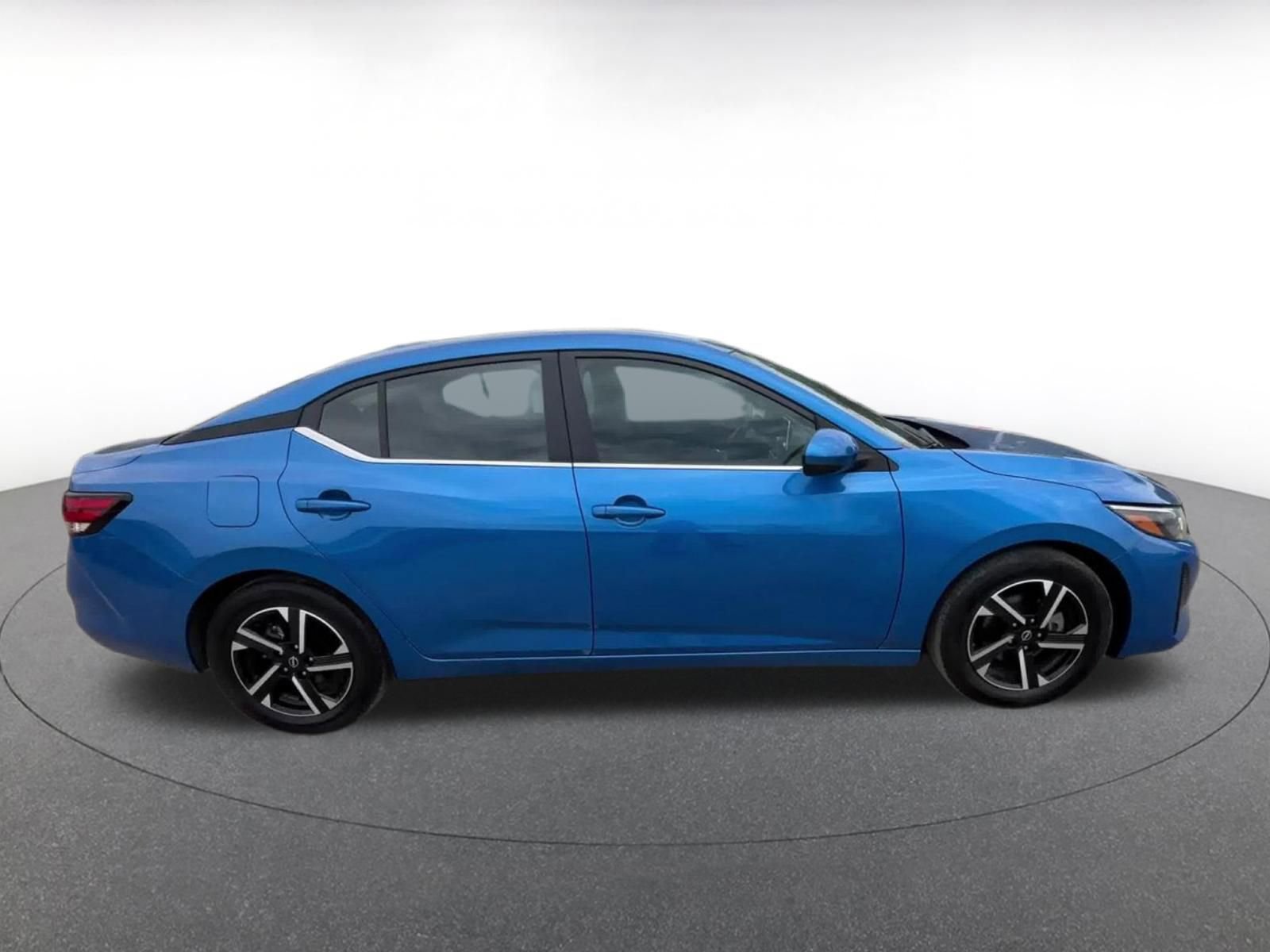 Used 2025 Nissan Sentra SV FWD image 16