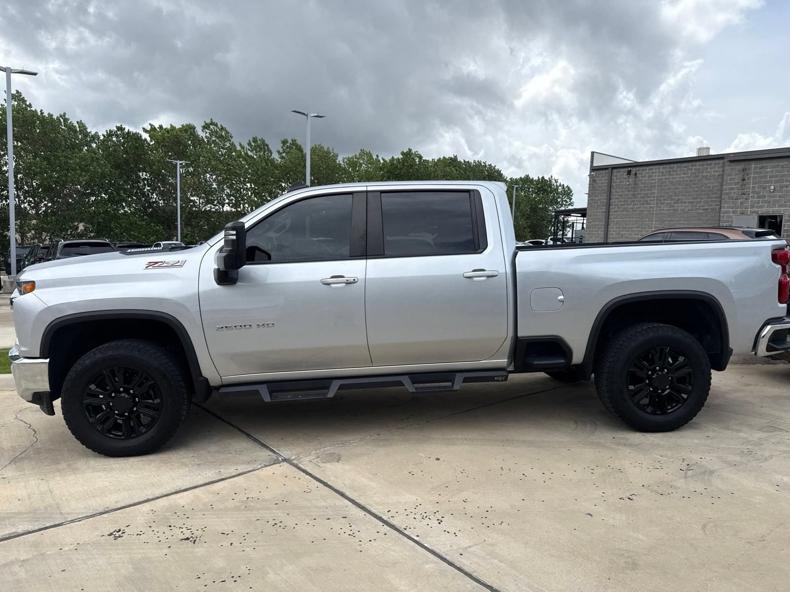 Used 2023 Chevrolet Silverado 2500 LT w/ Convenience Package AWD/4WD image 4