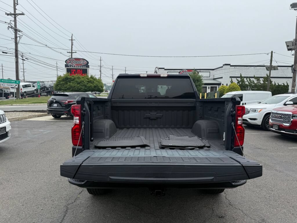 Used 2024 Chevrolet Silverado 1500 Custom Trail Boss w/ LPO, Dark Essentials Package AWD/4WD image 29