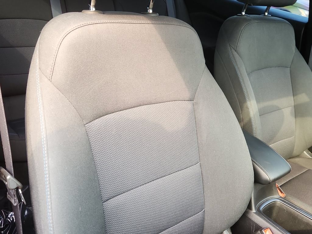 Used 2018 Chevrolet Cruze LT w/ Convenience Package FWD image 16