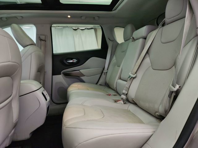 Used 2020 Jeep Cherokee Limited image 25