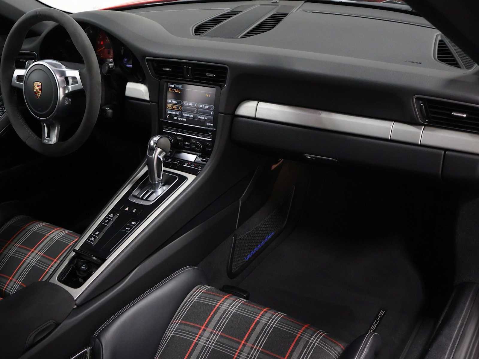 Used 2015 Porsche 911 GT3 RWD image 6