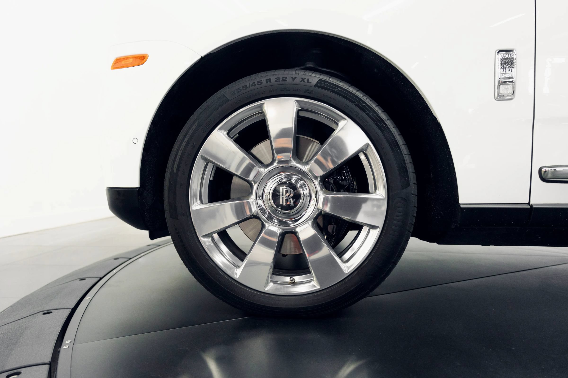 Used 2021 Rolls-Royce Cullinan AWD/4WD image 22