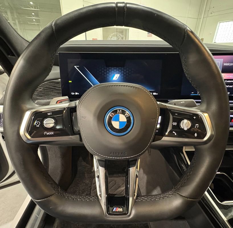 Used 2024 BMW i7 xDrive60 image 11