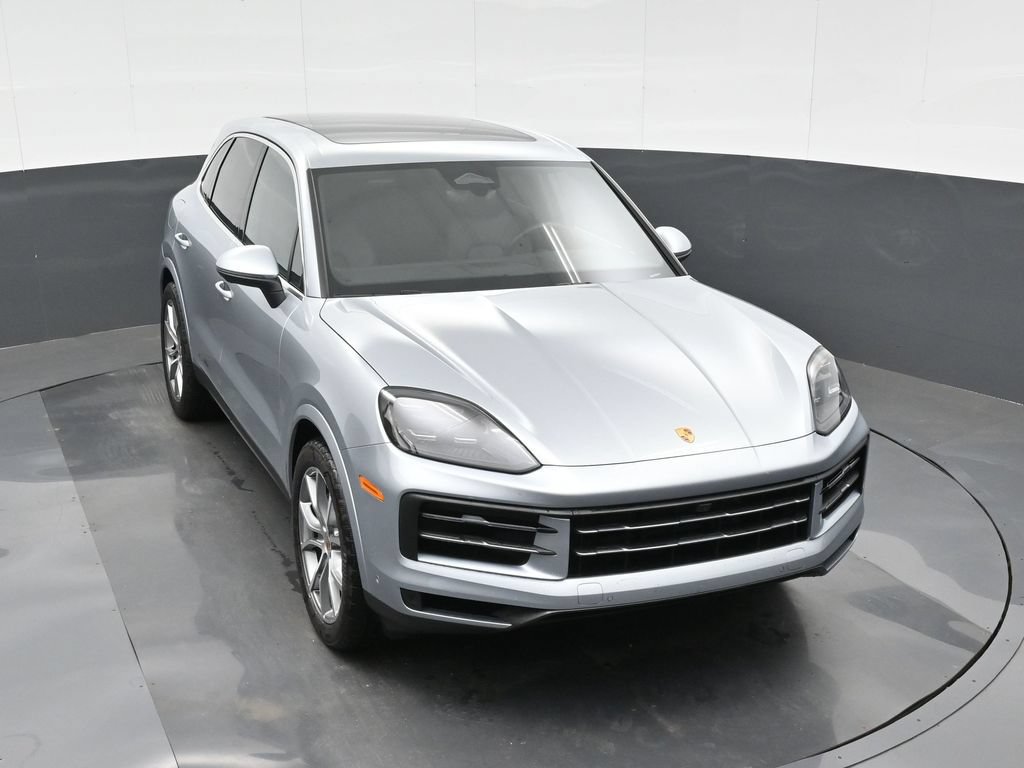 Certified 2026 Porsche Cayenne AWD/4WD image 32