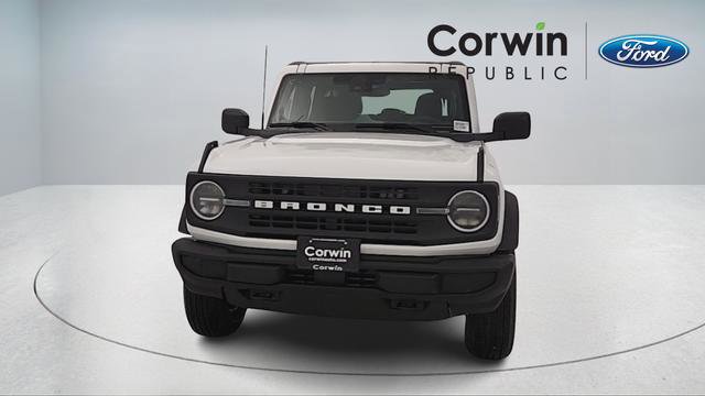 New 2025 Ford Bronco 4-Door image 2