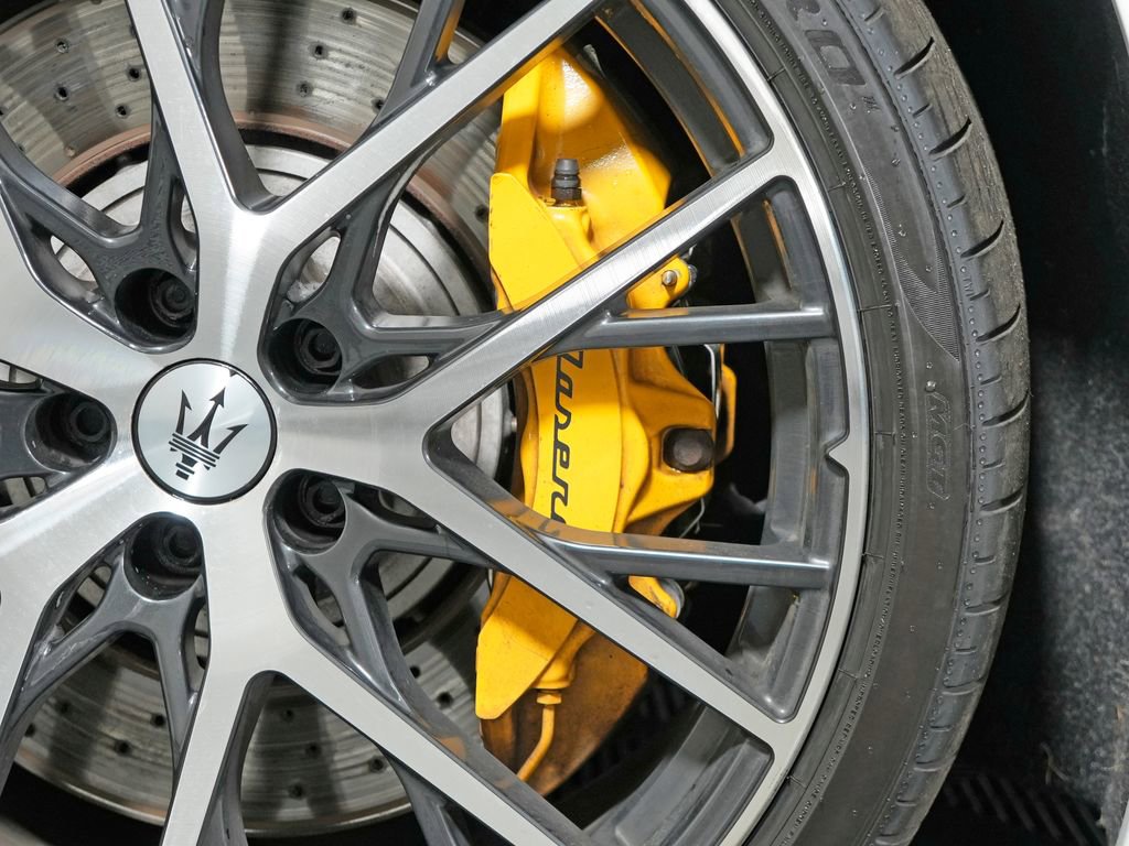 Used 2024 Maserati GranTurismo Trofeo AWD/4WD image 16