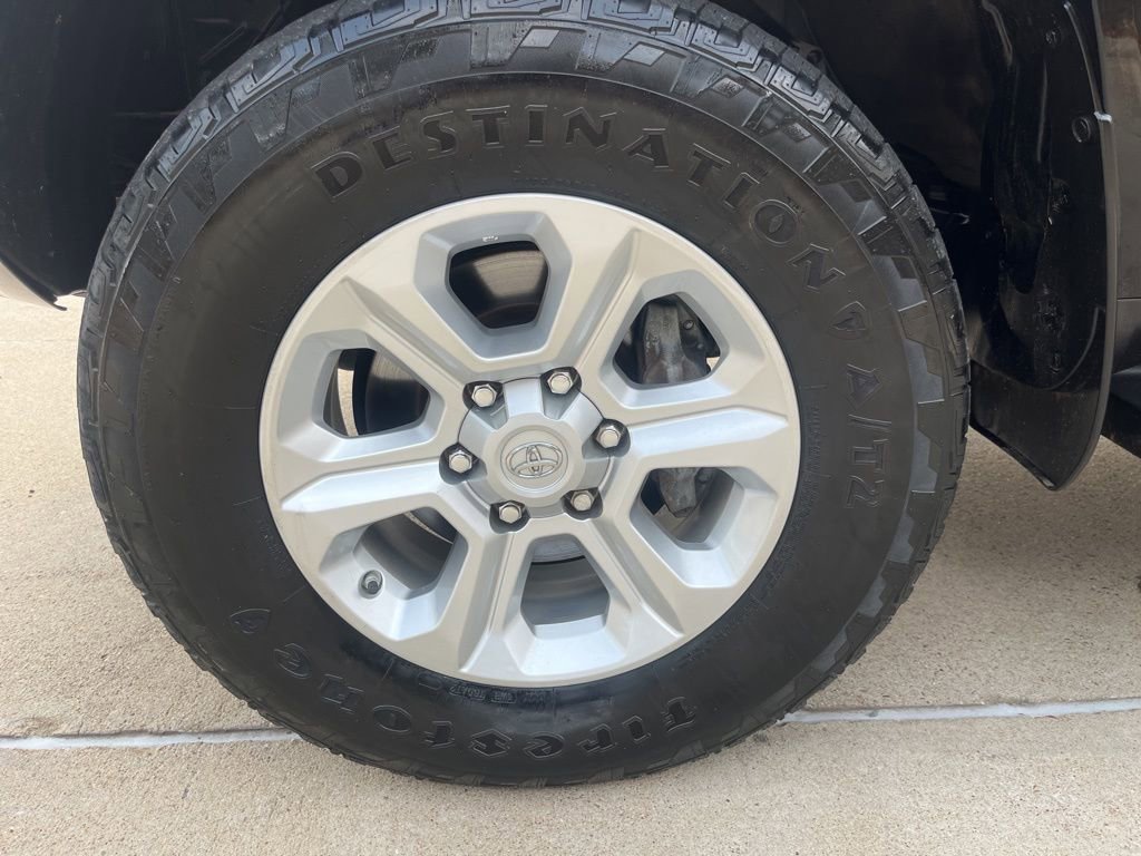 Used 2021 Toyota 4Runner SR5 image 10