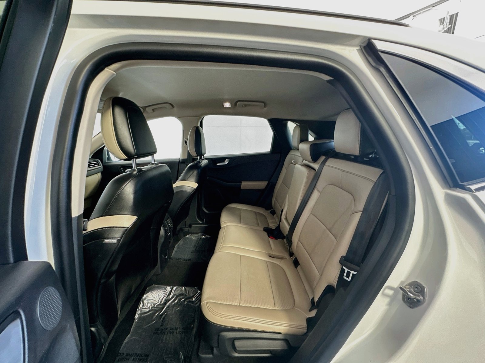 Used 2020 Ford Escape Titanium AWD/4WD image 25