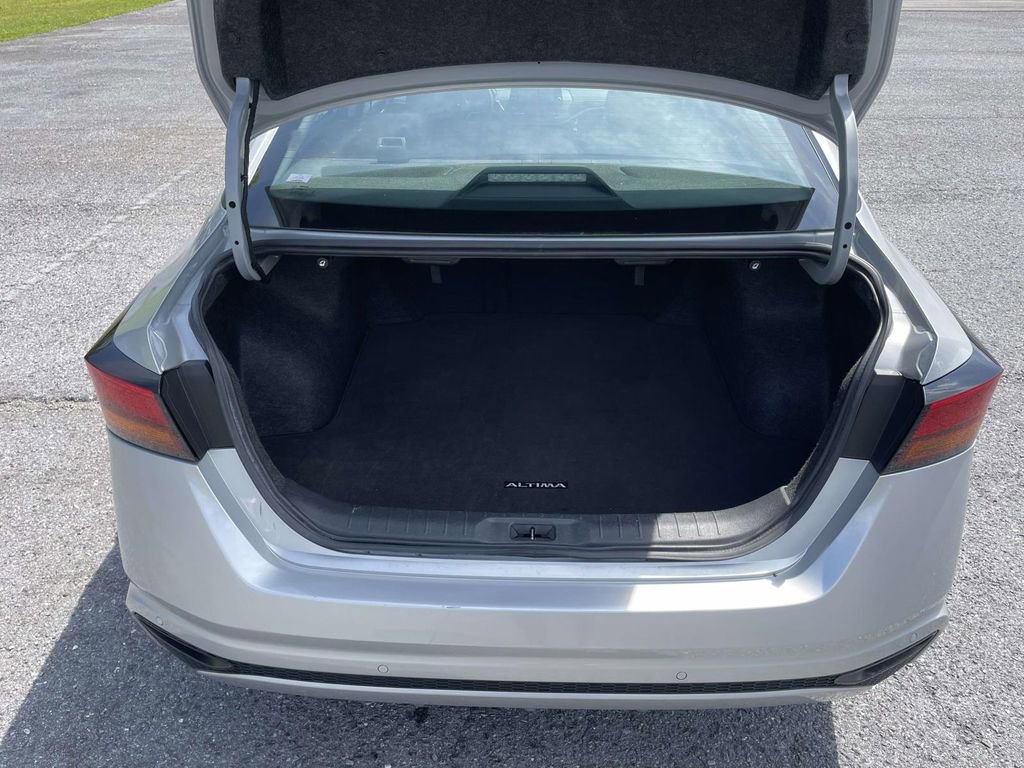 Used 2025 Nissan Altima 2.5 SV FWD image 10