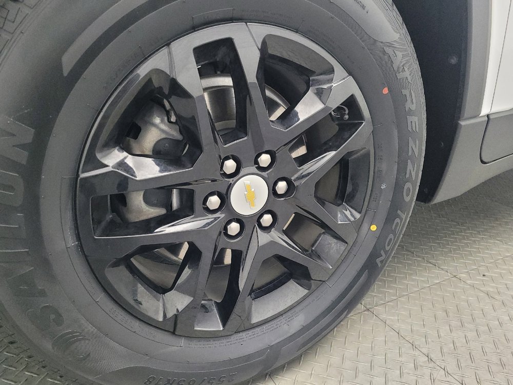 Used 2023 Chevrolet Traverse LS image 31