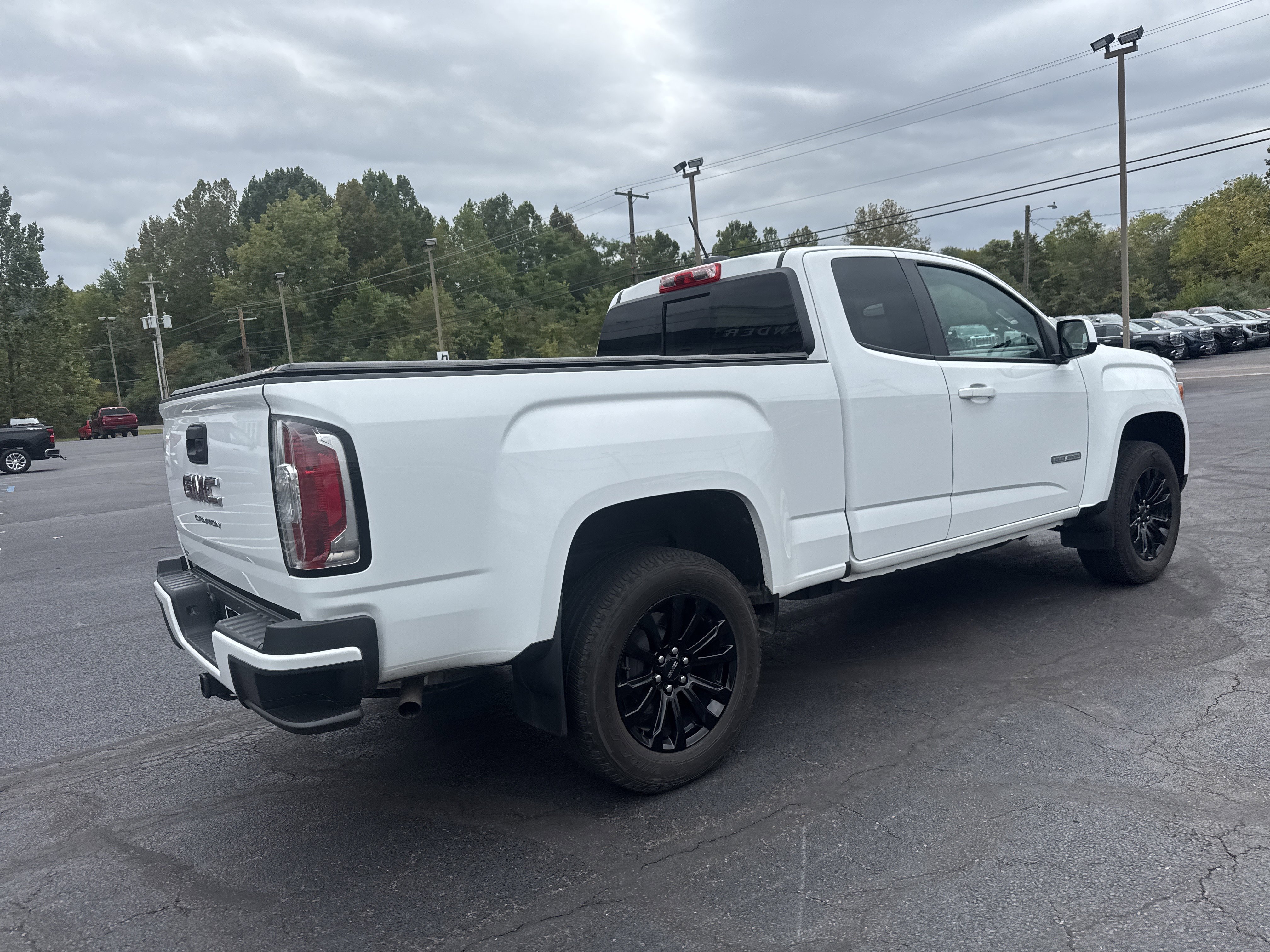 Used 2022 GMC Canyon Elevation image 3